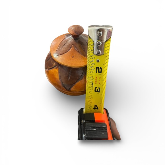 Vintage Hand-Carved Round Wooden Turned Trinket Box With Lid - Picture 3 of 4